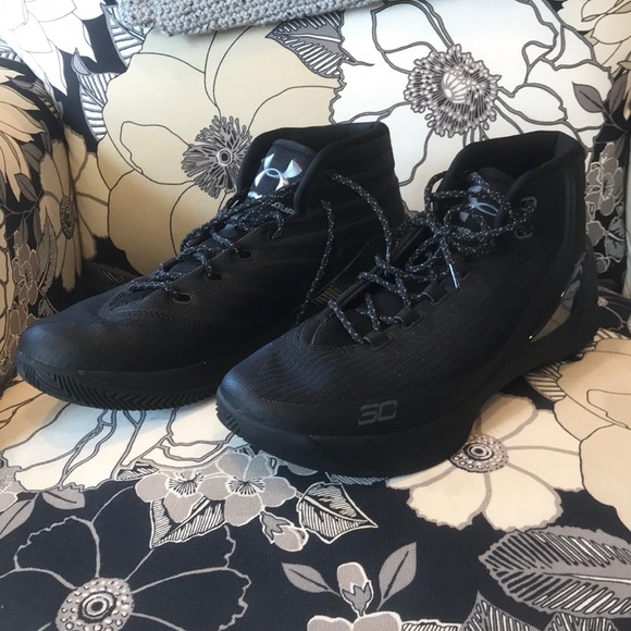 Under Armour Other - Under Armour Curry Sneakers Like New